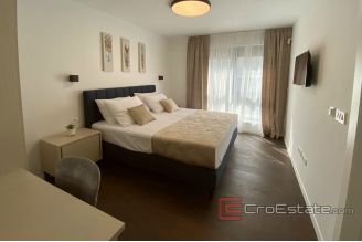 020 2043 21 near split modern villa with pool for sale