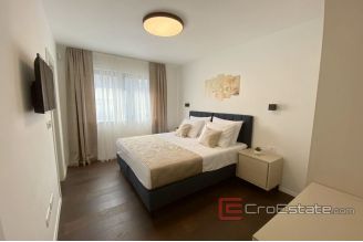 020 2043 21 near split modern villa with pool for sale