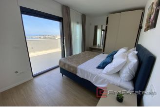 020 2043 21 near split modern villa with pool for sale