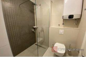 020 2043 21 near split modern villa with pool for sale