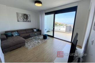 020 2043 22 near split luxury villa with pool for sale