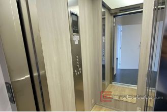 020 2043 22 near split luxury villa with pool for sale