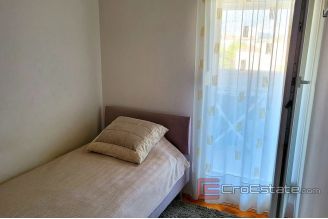 007 2035 28 Split three bedroom apartment for sale