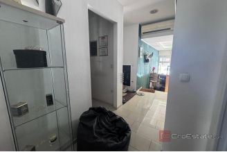 012 2030 28 Split Kman Business premises near the city center for rent