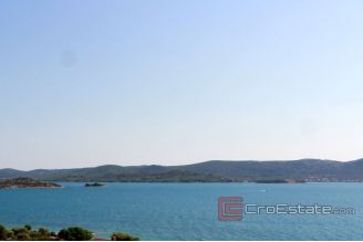 009 5096 30 Zadar apartment house near the sea for sale