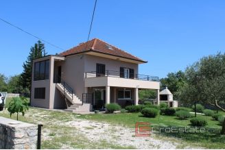 013 2037 19 Zadar house with pool for sale