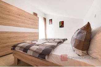 008 2041 23 sibenik house with pool and sea view for sale