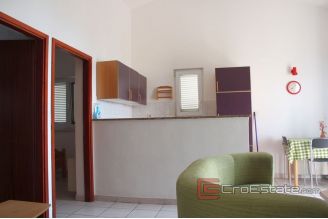 020 2031 36 near trogir apartment house with sea view for sale