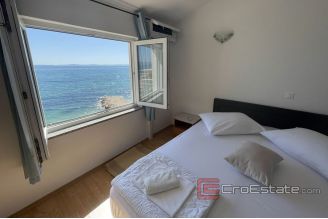 018 2036 28 near split house first row to the sea for sale