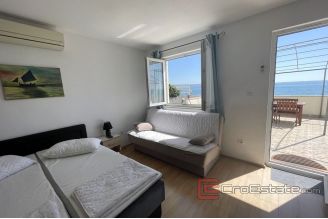 018 2036 28 near split house first row to the sea for sale