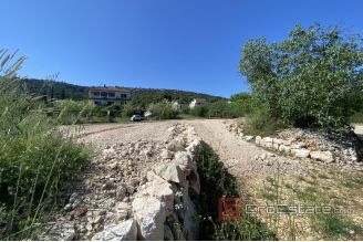 002 5098 30 Marina building land for sale