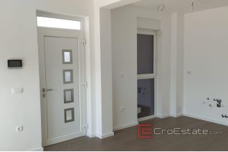 009 2040 21 Pag luxury apartment with sea view sale