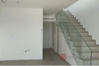 008 2040 21a Island of Pag luxury penthouse with sea view for sale