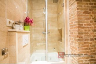 019 2018 186 Split center apartment with sea view for sale