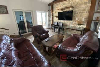 020 5100 30 Zadar house first row to the sea for sale