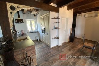 020 5100 30 Zadar house first row to the sea for sale