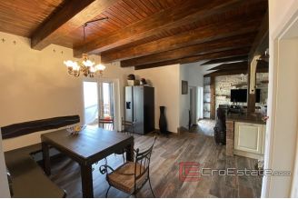 020 5100 30 Zadar house first row to the sea for sale