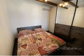 020 5100 30 Zadar house first row to the sea for sale