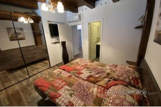 020 5100 30 Zadar house first row to the sea for sale