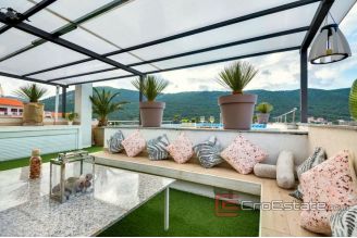 012 2018 187 Sibenik house first row to the sea for sale