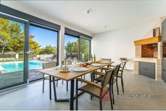 020 2021 302 Zadar villa first row to the sea for sale1