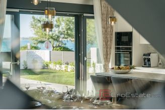020 2021 302 Zadar villa first row to the sea for sale1