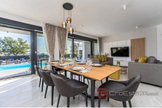 020 2021 302 Zadar villa first row to the sea for sale1