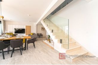 020 2021 302 Zadar villa first row to the sea for sale1