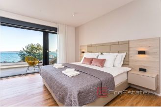 020 2021 302 Zadar villa first row to the sea for sale1