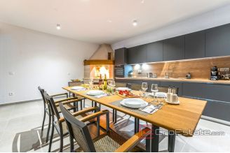 020 2021 302 Zadar villa first row to the sea for sale1