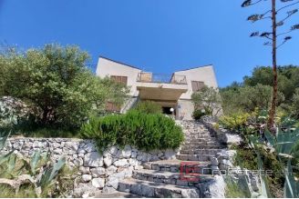 011 2029 37 near trogir house first row to the sea for sale