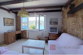 011 2029 37 near trogir house first row to the sea for sale