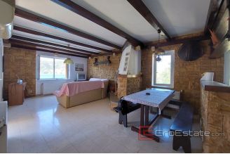 011 2029 37 near trogir house first row to the sea for sale