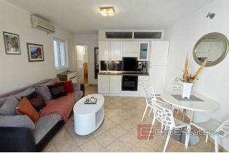 009 2018 188 Brac apartment with terrace for sale