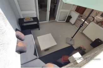 009 2018 188 Brac apartment with terrace for sale