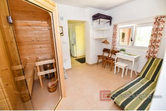 017 5102 30 Cakovec house with a vineyard for sale