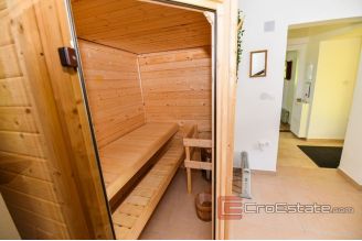 017 5102 30 Cakovec house with a vineyard for sale