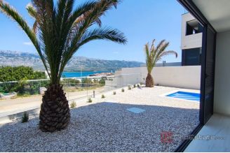 020 2022 337 Zadar apartments with pool and sea view sale