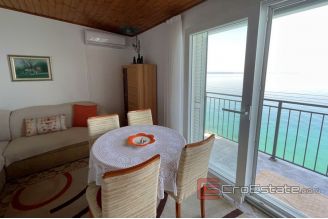 010 2036 30 near split seafront house for rent