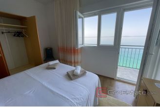 010 2036 30 near split seafront house for rent