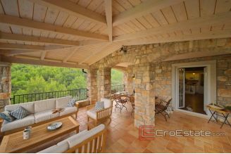 019 2018 189 Hvar unique stone house by the sea for sale