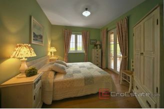 019 2018 189 Hvar unique stone house by the sea for sale