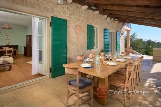 020 2021 303 near Zadar stone villa with pool and sea view for sale