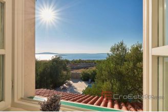 020 2021 303 near Zadar stone villa with pool and sea view for sale
