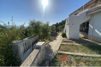 21 2036 34 Kastela apartment house for sale