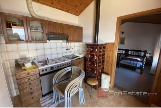 21 2036 34 Kastela apartment house for sale