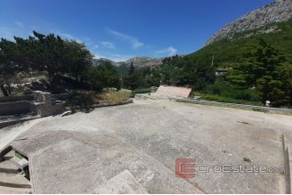 012 2016 497 Split area property with open sea view for sale