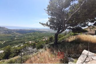 012 2016 497 Split area property with open sea view for sale