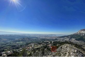 012 2016 497 Split area property with open sea view for sale