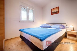 14 2013 133 Vis house sea front for sale
